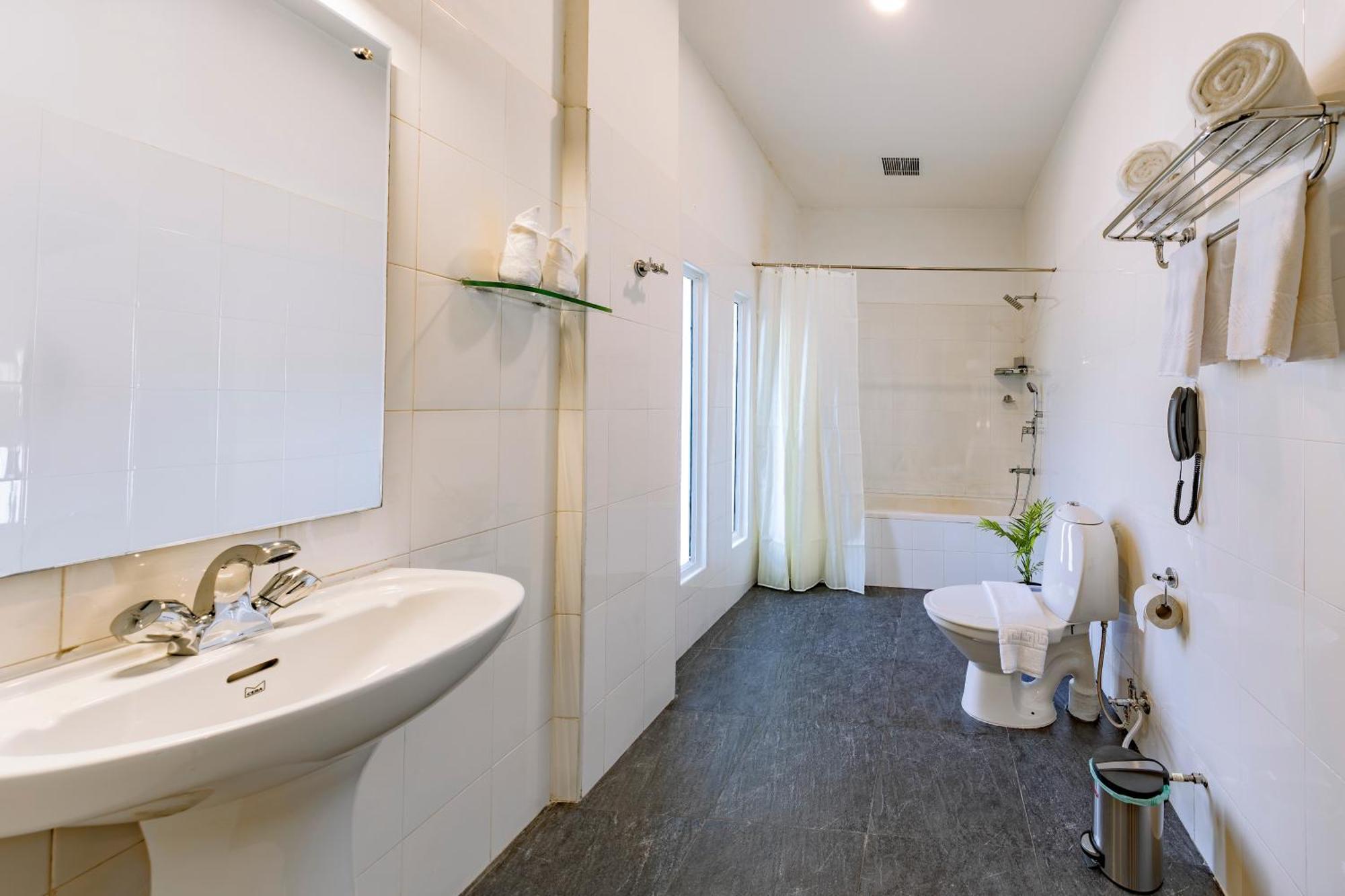 Hotel Narendra Central Muvattupuzha ภายนอก รูปภาพ