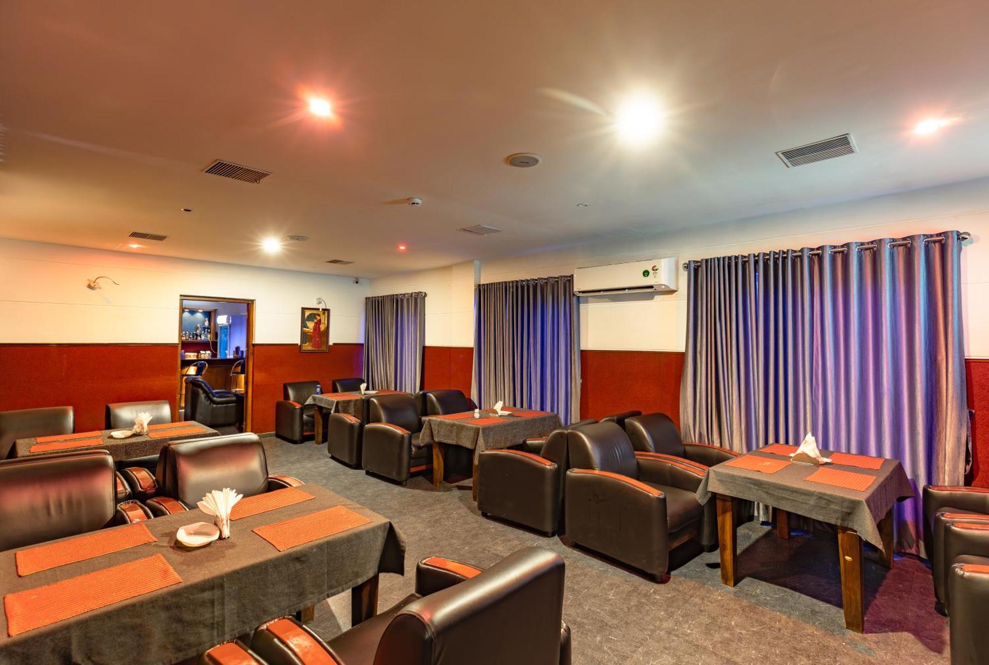Hotel Narendra Central Muvattupuzha ภายนอก รูปภาพ