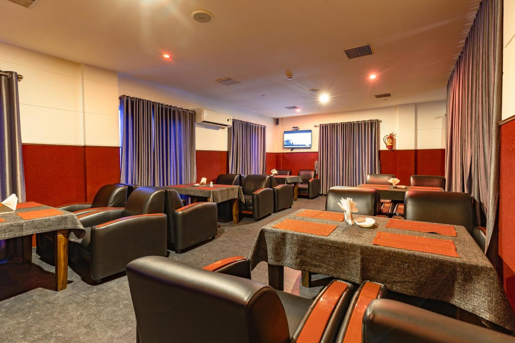 Hotel Narendra Central Muvattupuzha ภายนอก รูปภาพ